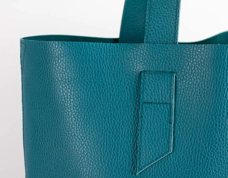 Calisto tote bag - Petrol blue pebbled leather