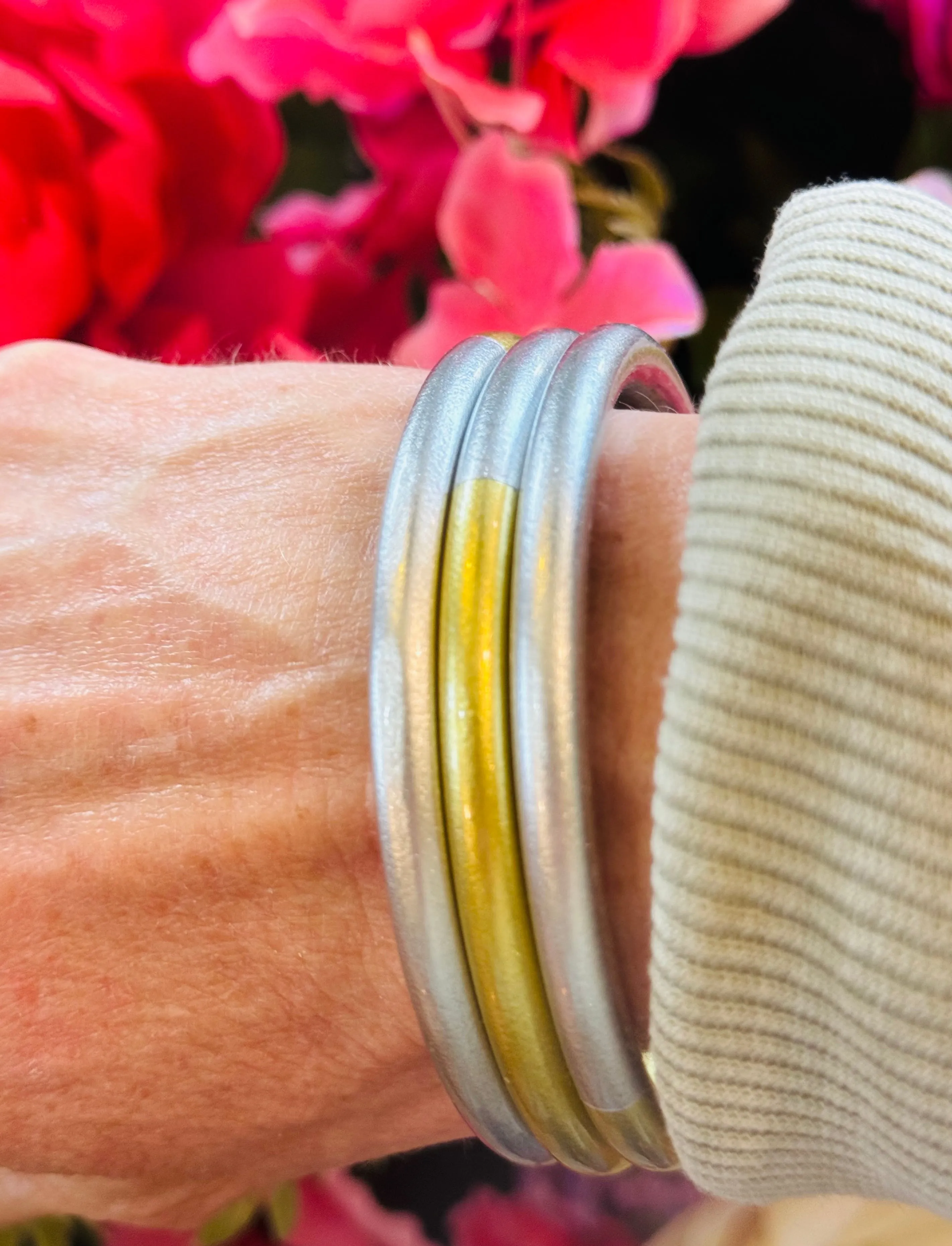 LYRA TWO-TONE BANGLE