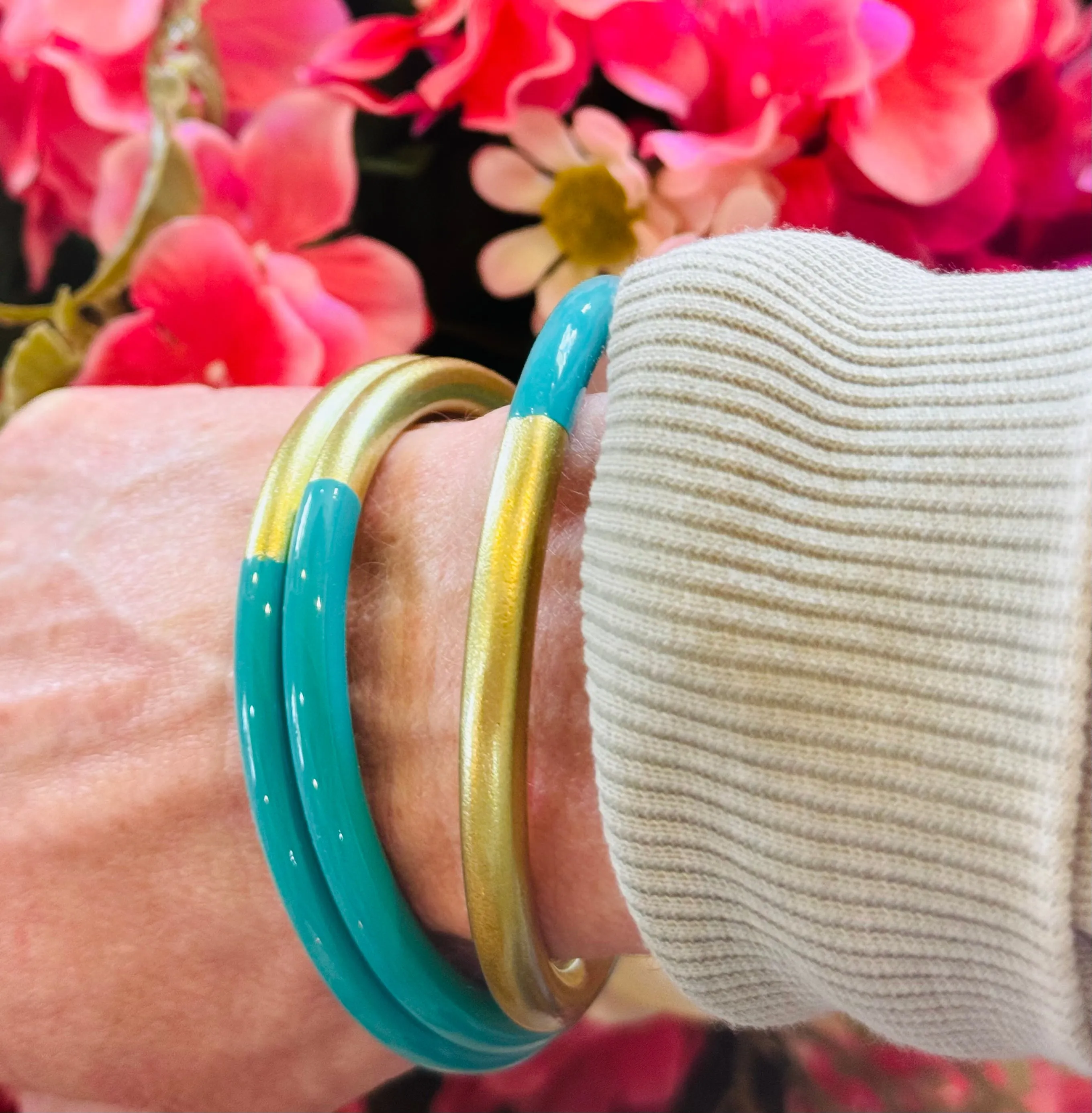 LYRA TWO-TONE BANGLE