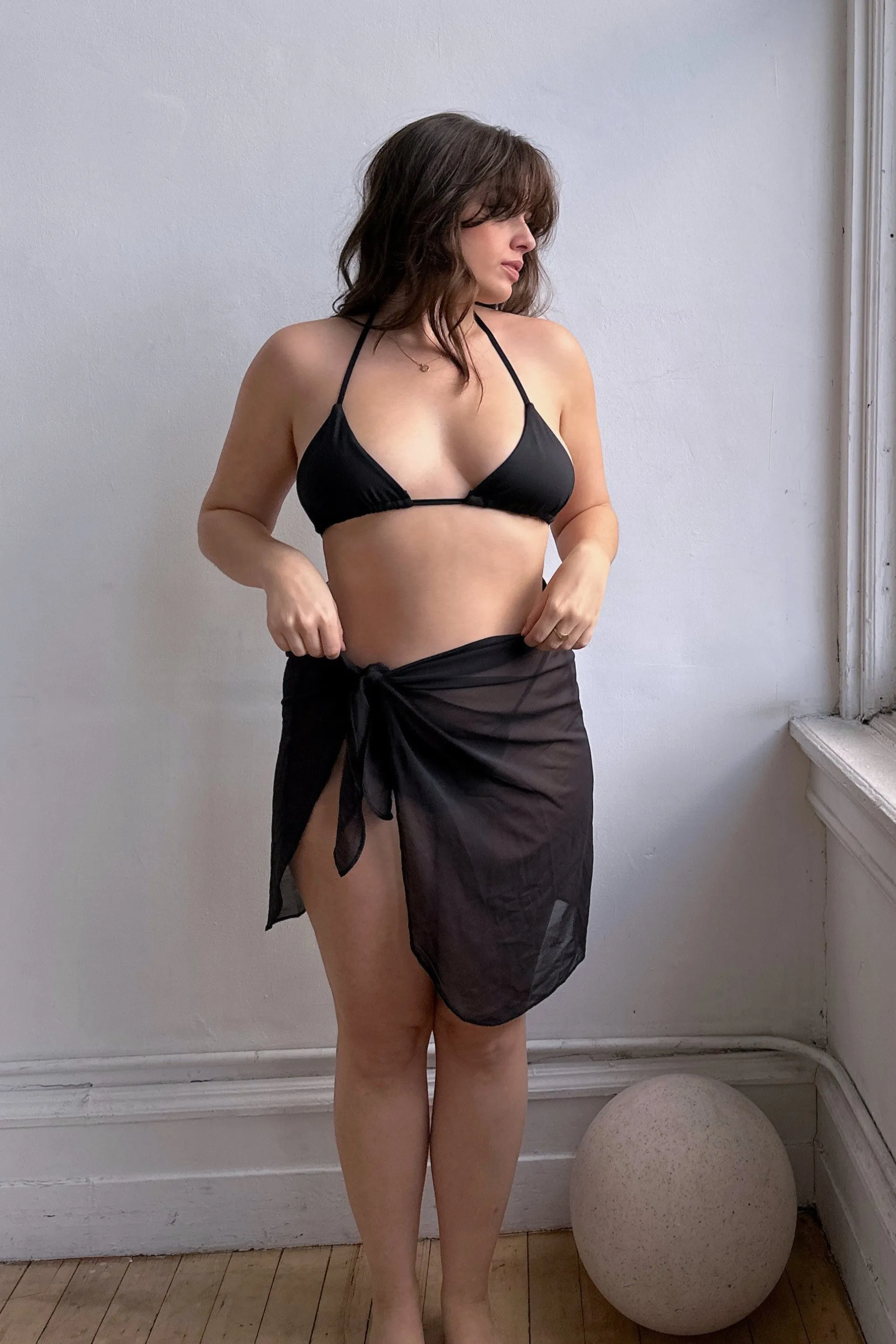 The Short Mesh Sarong - Matte Black